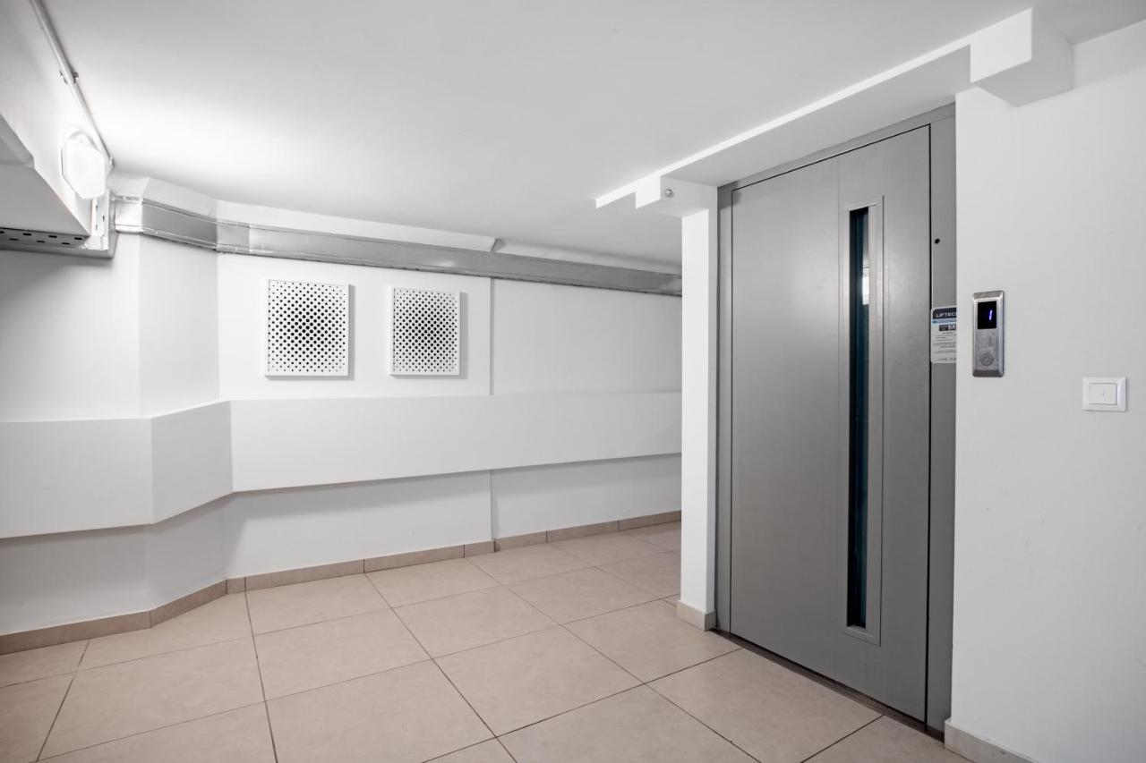 Supreme C2 In Syntagma Apartment Athens